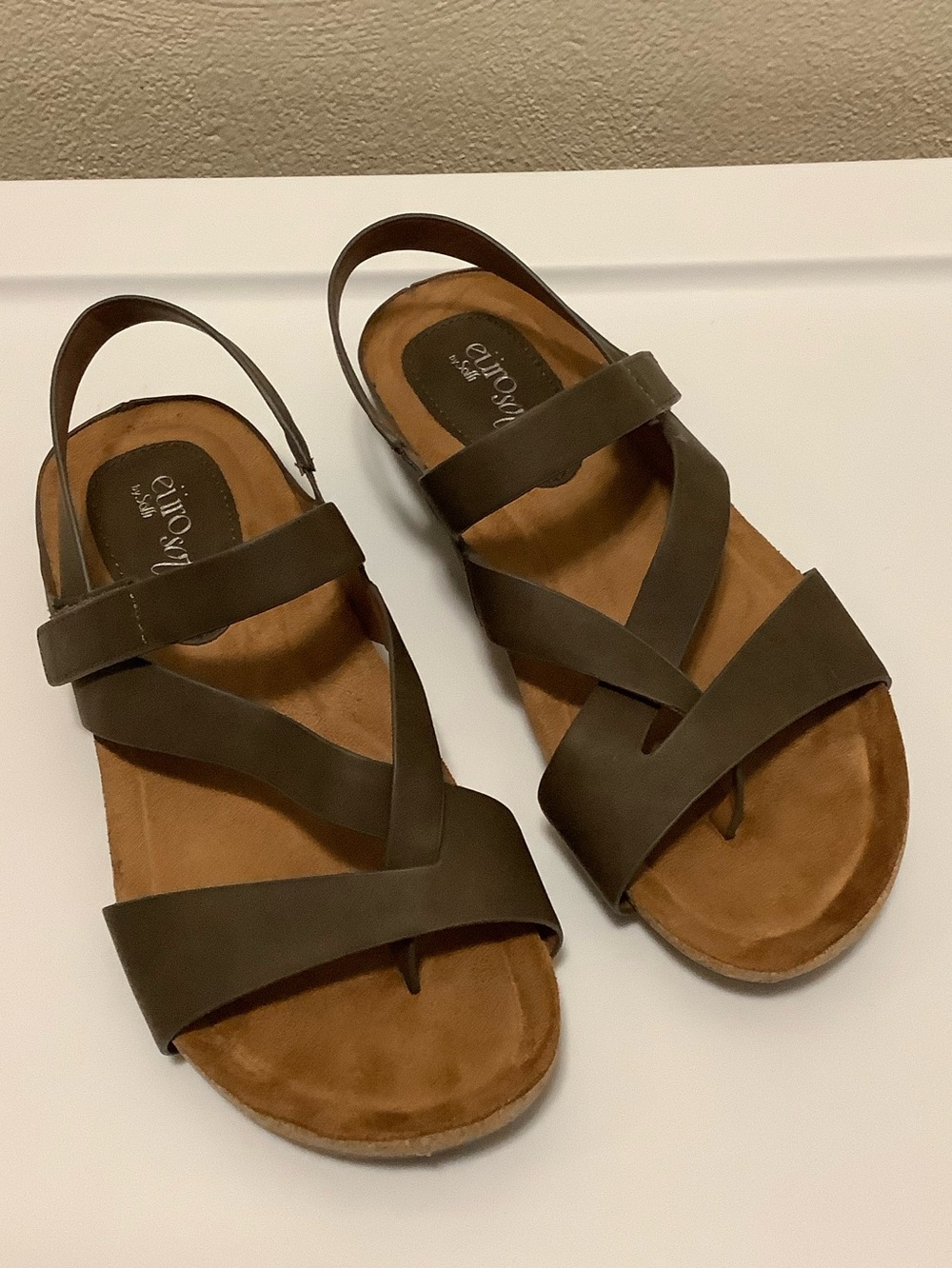Eurosoft by Sofft| Gianetta Low Wedge Comfort Sandal Sz 6 Olive Green/Brown